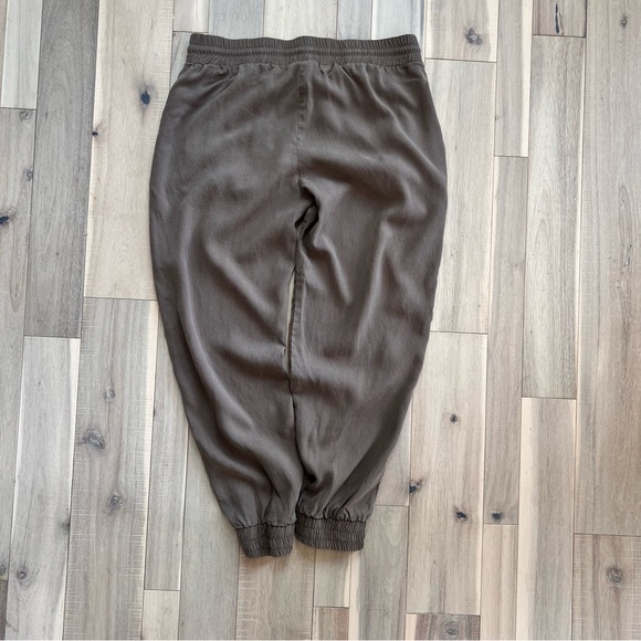Bella Dahl Brown lightweight easy Jogger Pants. Size Small - Picture 10 of 10